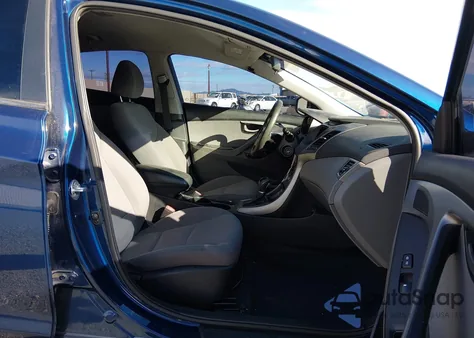 2016 Hyundai Elantra Se z USA, uszkodzony, nr VIN 5NPDH4AE7GH674638